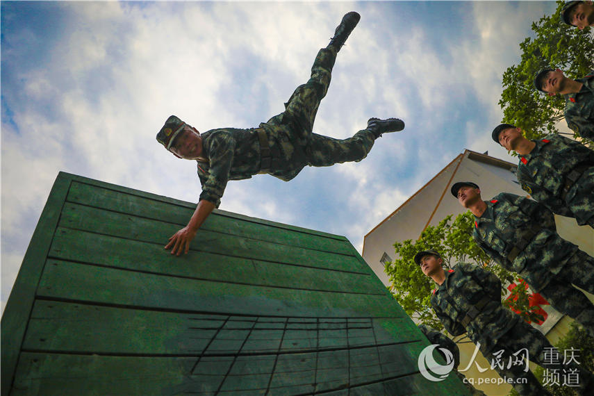 �ؑc�侯�����Ċ^�������r ����(zh��n)�������ഺ