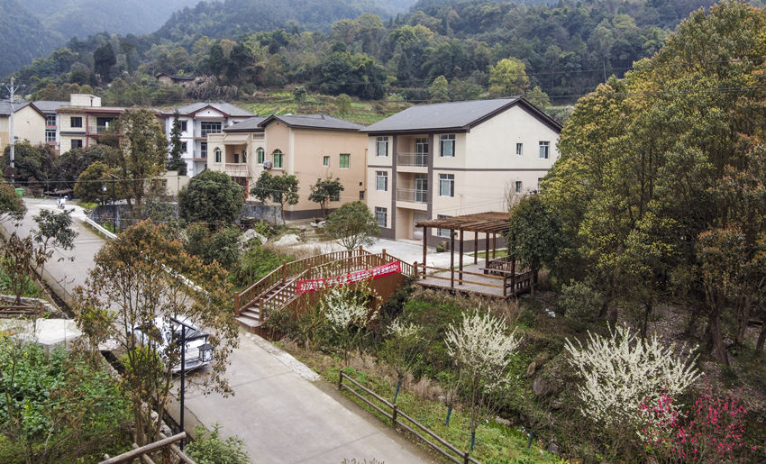 ���υ^(q��)�|��Ȫ�(zh��n)�������˾ӭh(hu��n)������ʾ���c�����υ^(q��)���l(xi��ng)һ�w�l(f��)չ���Ĺ��D