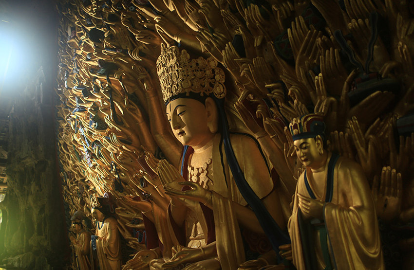 ���ɽʯ�ߵ�8̖����ǧ���^�������_���Ҕz