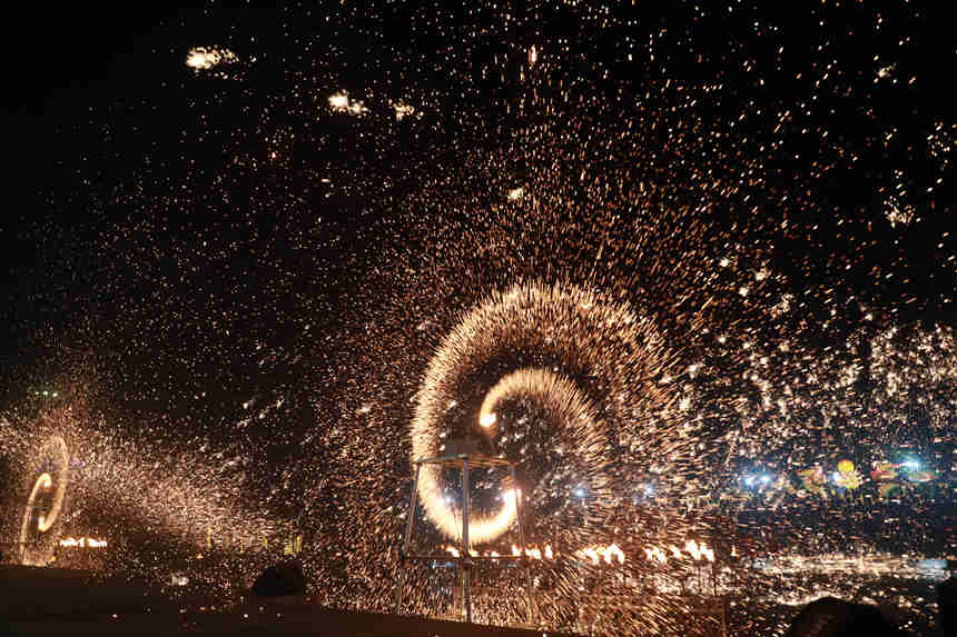 �Ź���衣��Ӣ���z