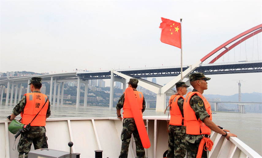 Ѳ߉�F(xi��n)�����侯�ٱ��߶Ⱦ�������Խ �z 