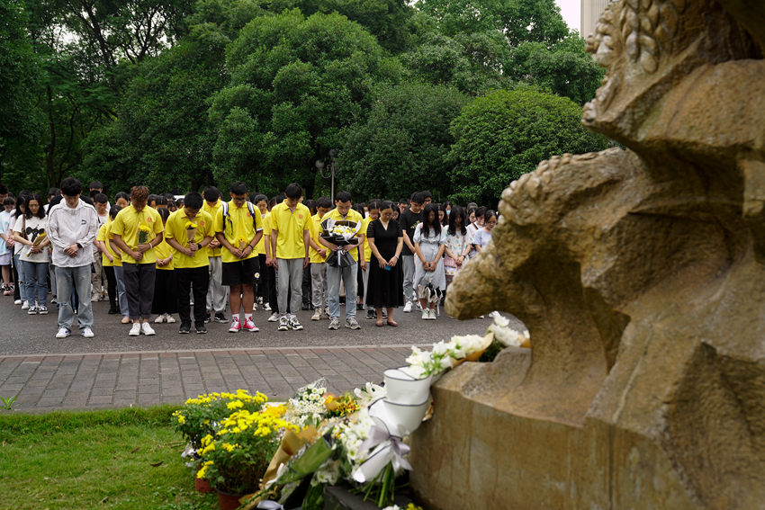 ���ϴ�W(xu��)�����԰l(f��)ǰ��У�@���Ԭ¡ƽ����ǰ�I(xi��n)��Ĭ������͢���z 