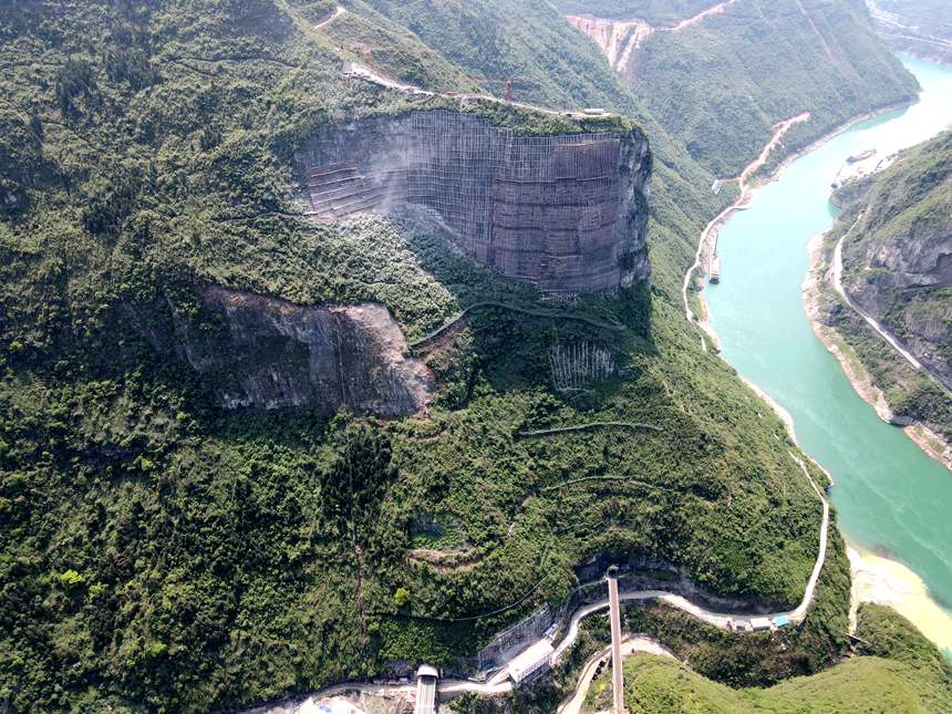 һ��䓽���������W(w��ng)�����������ھ޴�ɽ�w�ϡ����깤��(w��)�ι��D