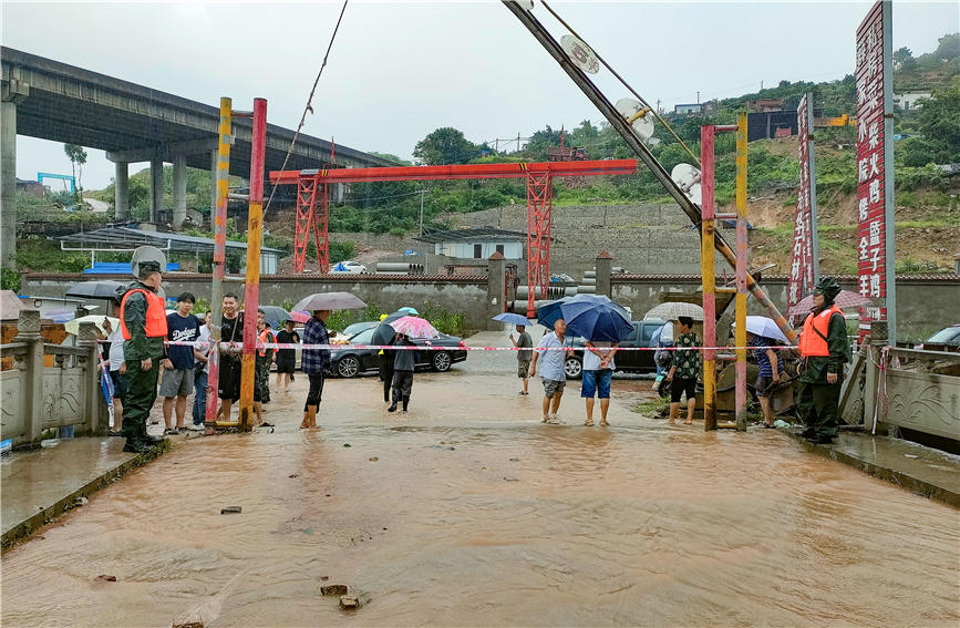 �侯�ٱ��ڬF(xi��n)�����𾯽侀����܎�z