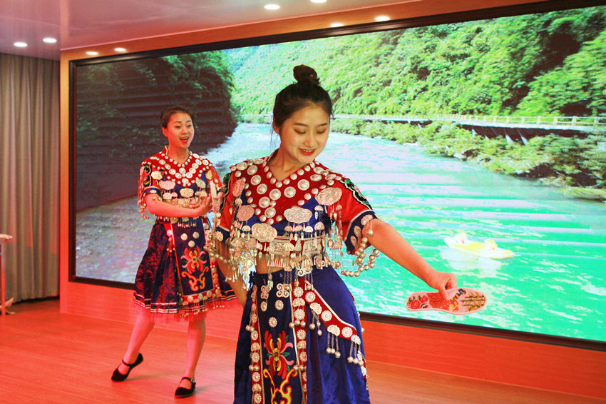 �ɰ���������l(xi��ng)������w�z