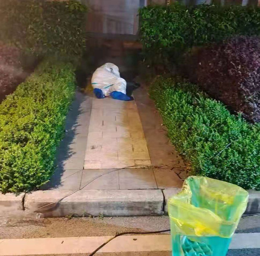 ����z�y(c��)�ˆT���˾��ھG��С���ϲ[һ��(hu��)������^(q��)ί���������D