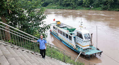 59�q��40����һ���F·Сվ