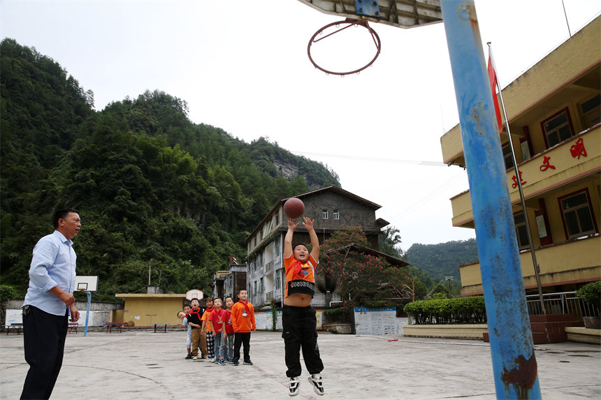 �ؑc��ǭ���^(q��)С�Ϻ��(zh��n)���С�W���ώ��������ڽo�W�����w���n�������z