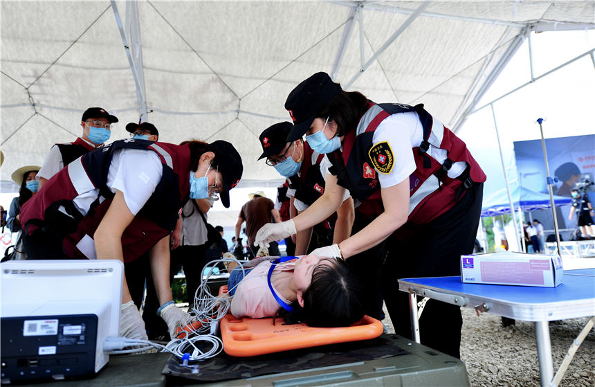 ģ�M�ݾ������Ӣ�z