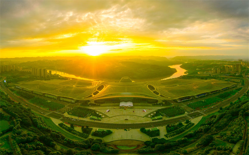 �山���������������z