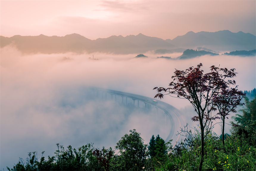 �山�ܼ�ɽ�������z