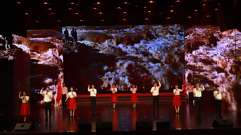 重慶外語外事學(xué)院《紅鐵》。重慶理工大學(xué)供圖