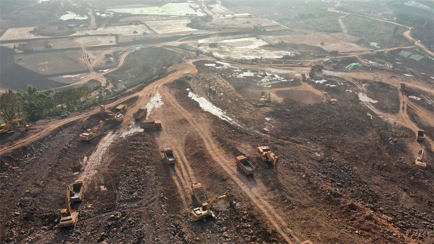 �ϰ��^(q��)��@�^(q��)�ؑc�|վʩ���F(xi��n)��(ch��ng)��һƬ��æ����������z