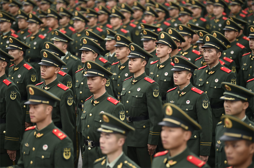 12��1������㕃xʽ�F(xi��n)������(zh��n)ʿ�����R���(du��)����־�z