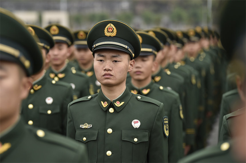 12��1������㕃xʽ�F(xi��n)������(zh��n)ʿ�����R�������־�z