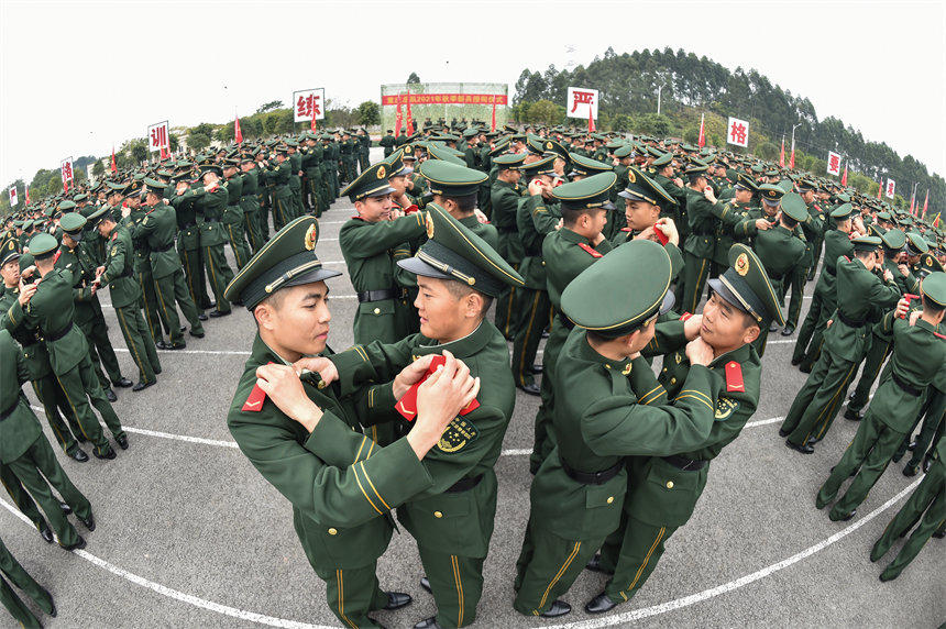 12��1������㕃xʽ�F(xi��n)��(ch��ng)����(zh��n)ʿ����������������־�z