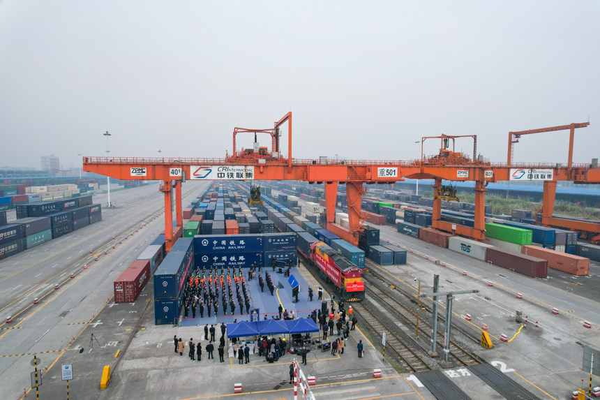 12��4���������F·�����塪�f(w��n)�󣩇�(gu��)�H�����װl(f��)���u��(l��)�z