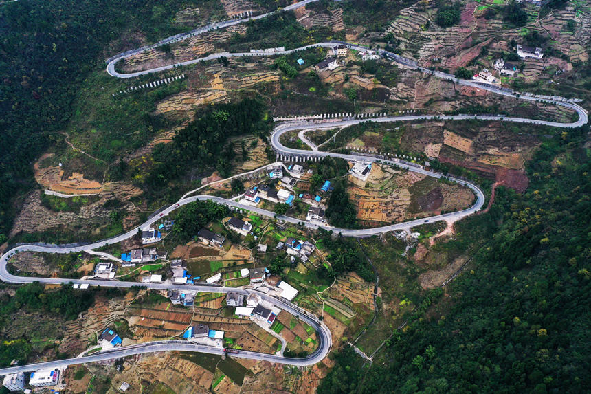 һ�l���ѵĞr�๫·���^��ˮ�������������οh�h��ֵ���������c(di��n)���ʄט��z