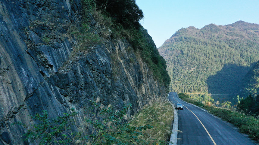 һ�v��܇�������ˮ�������������οh�����(zh��n)�غӴ幫·�ϡ���Ψ�z