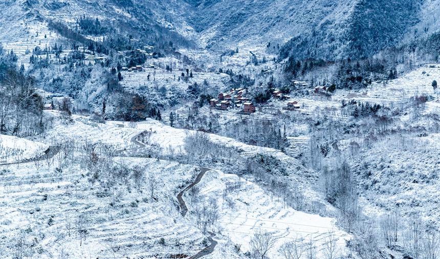 ѩ���ɽ�l(xi��ng)����y�b�ع���������z