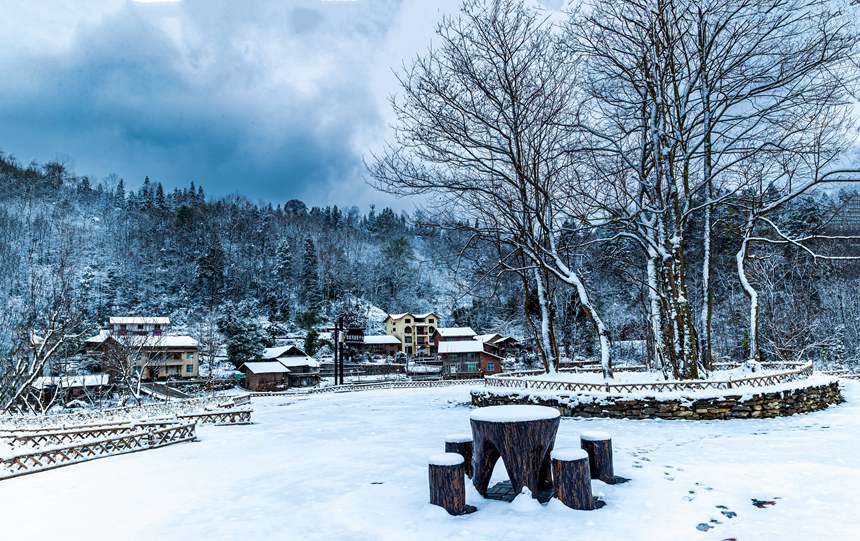 ѩ���ɽ�l(xi��ng)����y�b�ع���������z