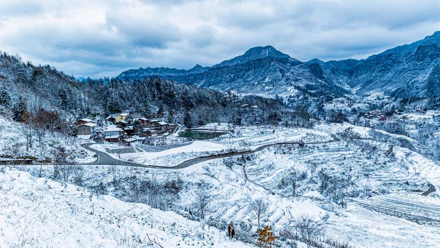 ѩ���ɽ�l(xi��ng)����y�b�ع���������z