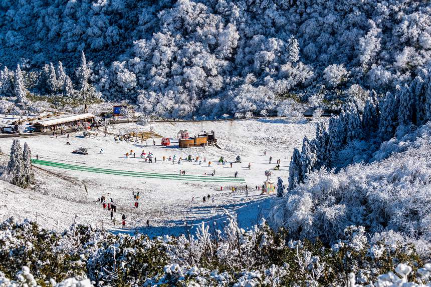 �ο��ڽ��ɽ��ѩ���M����ѩ��Ȥ��������z