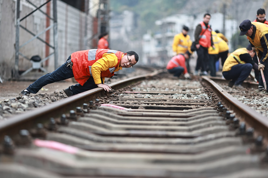 �ؑc��վ��(n��i)��·�O(sh��)���M�оC�����������ϴ��\��ȫ���K־���z