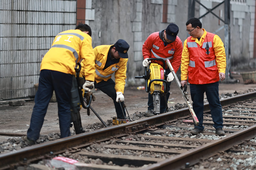 �ؑc��վ��(n��i)��·�O(sh��)���M�оC�����������ϴ��\��ȫ���K־���z