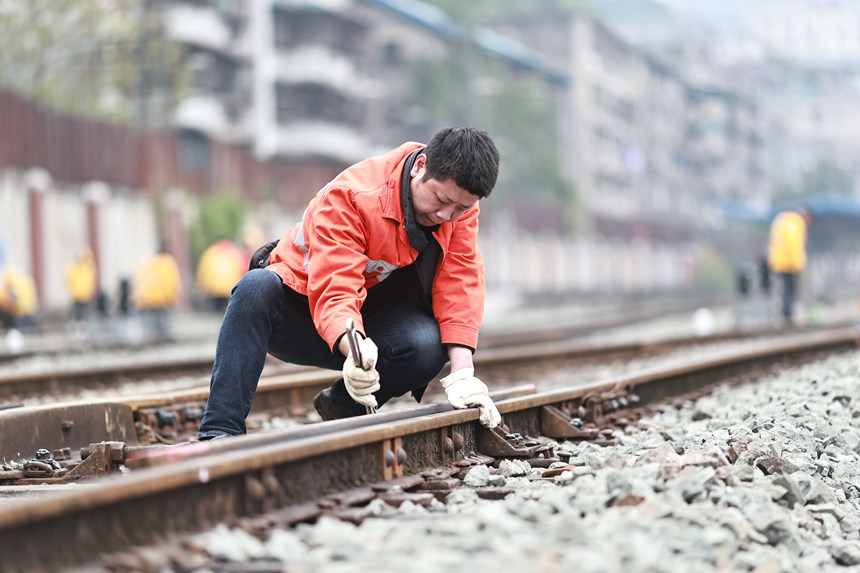 �ؑc��վ��(n��i)��·�O(sh��)���M(j��n)�оC�����������ϴ��\(y��n)��ȫ���K־���z