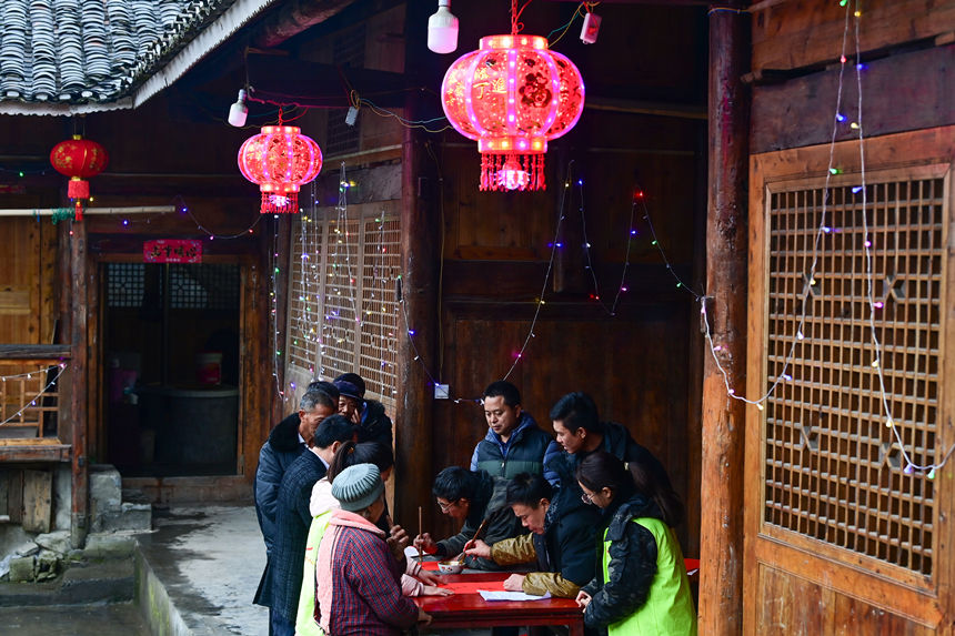 �����_(k��i)չ���׻��(d��ng)ӭ�´���Ƚ���z