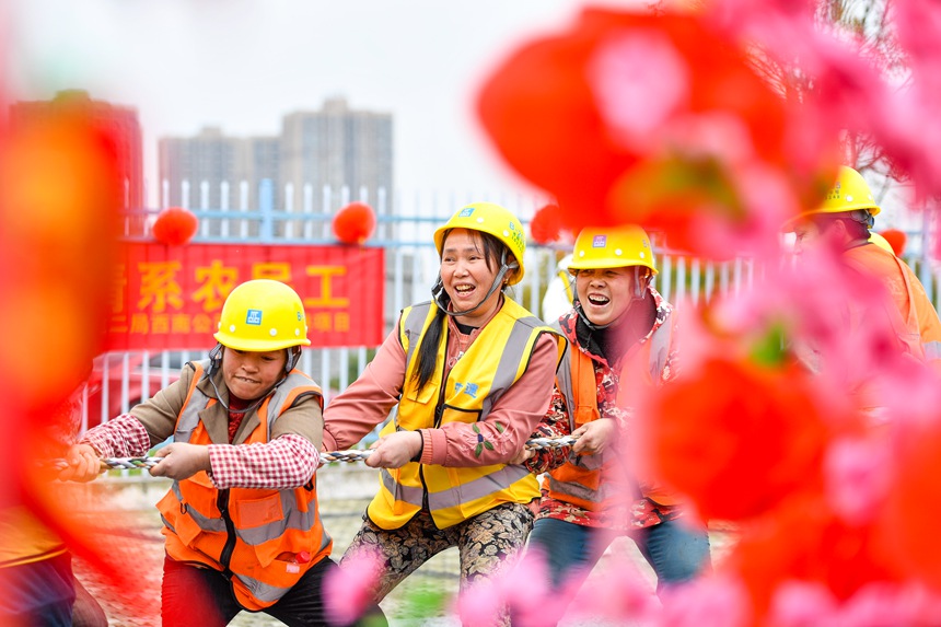 ���Ӱκӱ�ِ������Ů�����R��ɭ�z