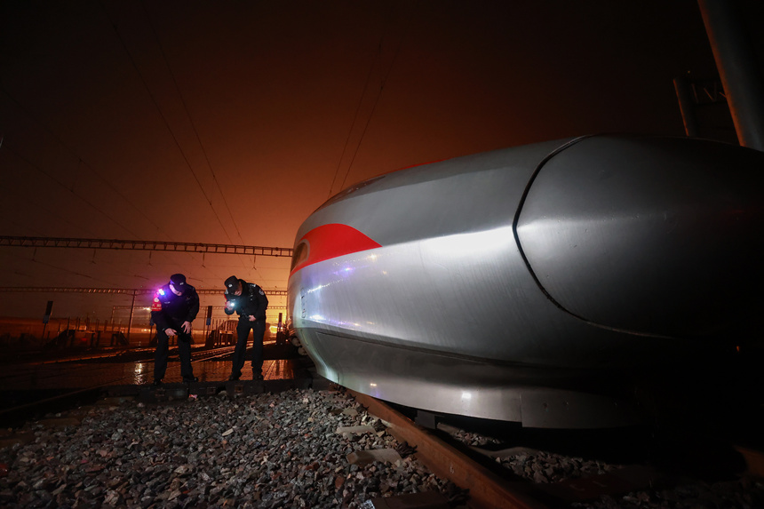 Ƚ�º�ͬ���ܲ���(du��)ͣ����ŵď�(f��)�d̖(h��o)��܇�M(j��n)��Ѳҕ�����z