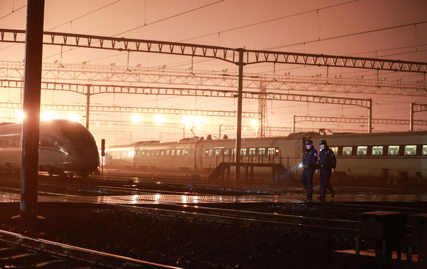 Ƚ�º�ͬ���ܲ��ڄ�(d��ng)܇(ch��)��܇(ch��)��(ch��ng)�_(k��i)չѲ߉�����z