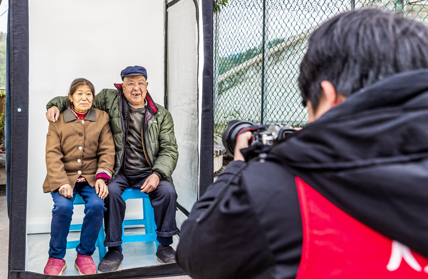 �����Ҹ�ЦĘ���������������z