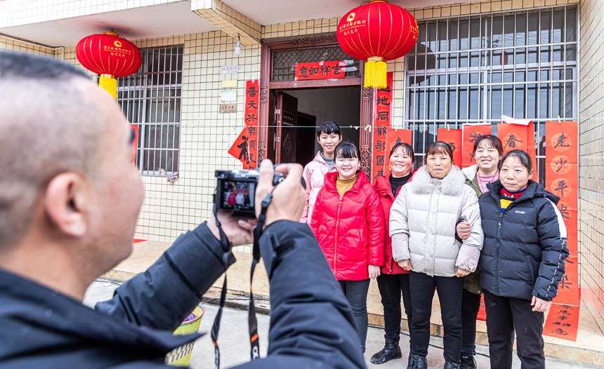 �����Ҹ�ЦĘ���������������z