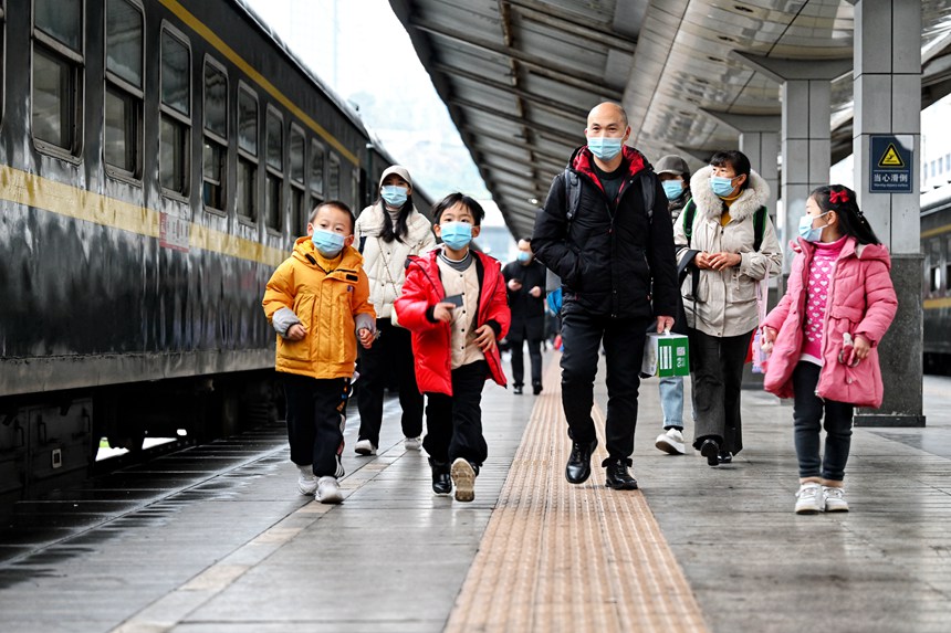 1��28����С���Ѹ��d�س���5612����܇�ؼ��������z