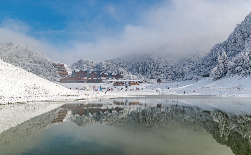 ���ɽˎ�؉Ή�(m��ng)�������ѩ���硱��������z