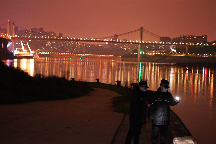 ��Ϧ֮ҹ�����ƺ�ֵ����оC�ψ�(zh��)���(du��)�(du��)�T��ݠ�^(q��)ˮ�S�L(zh��ng)���c(di��n)Ѳ߉�������z