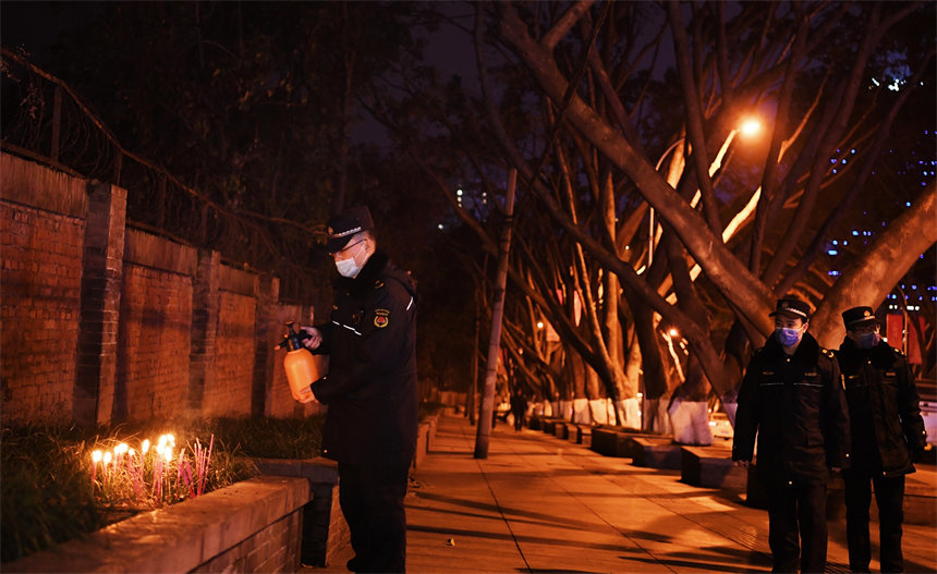 ��Ϧ֮ҹ�������^(q��)�^(q��)���ƺ�ֵ����оC�ψ�(zh��)���꠆T�ڲ��н��Ų���(z��i)�[���������z