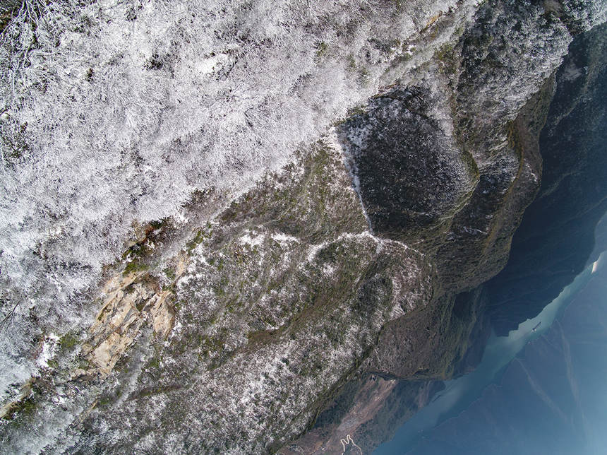 �׍{��ѩ�����������z