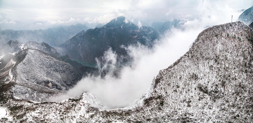 �׍{��ѩ�����������z