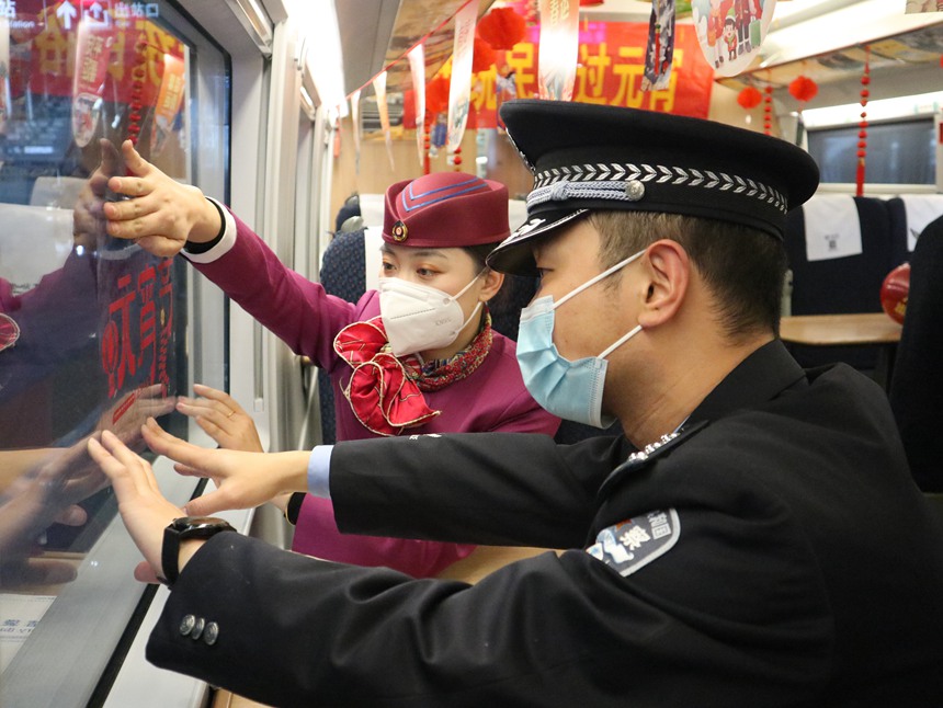 �Ї�(gu��)�F·�ɶ��ּ��F(tu��n)���޹�˾�ؑc���\(y��n)��������ǰ����܇�������ĺ��z