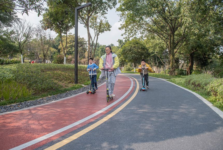 С����������¾�ɽ�ǲ����滬��܇��