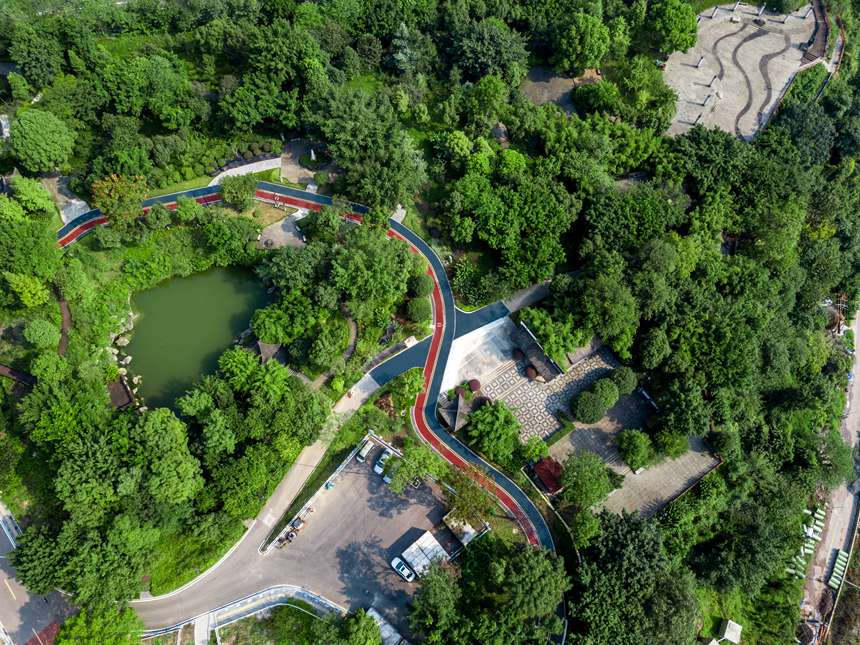 ����¾�ɽ�ǲ�����Ч��(li��n)���¾��vʷ�����YԴ�����ľ��^��