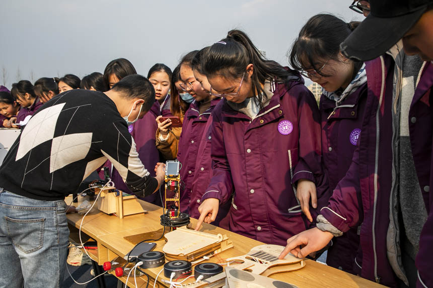 �W�����^��(chu��ng)���Ŀ�_ʽ�����и��O�������L�߹��D