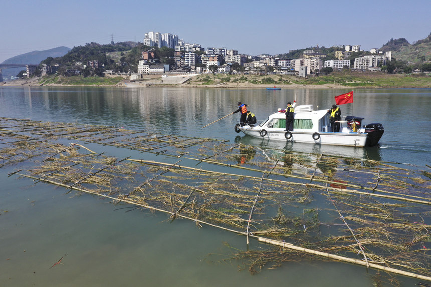 �o�~꠆T�ڬF(xi��n)��Ѳ�鲢���Ɠp�~���M�м��r�ޏ�����͢���z