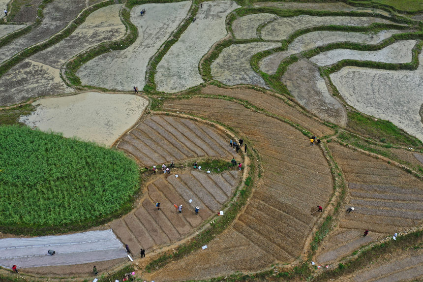 4��6�գ��ؑc��ˮͩ���l(xi��ng)��ɳ������������g�������w�z