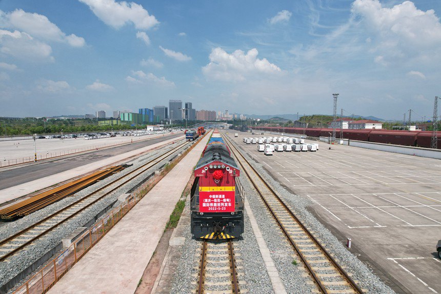 �о���ͨ�����ؑc���R�桪���飩���H���������װl(f��)���u���z