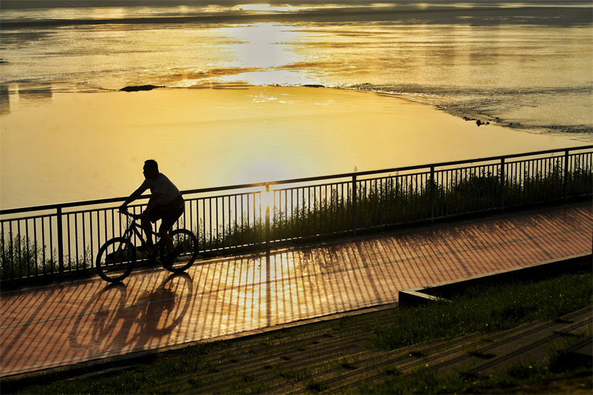 �ϞI·�ŰͶ���ع��@�������ڽ�ɫϦ�(y��ng)�����T��������z